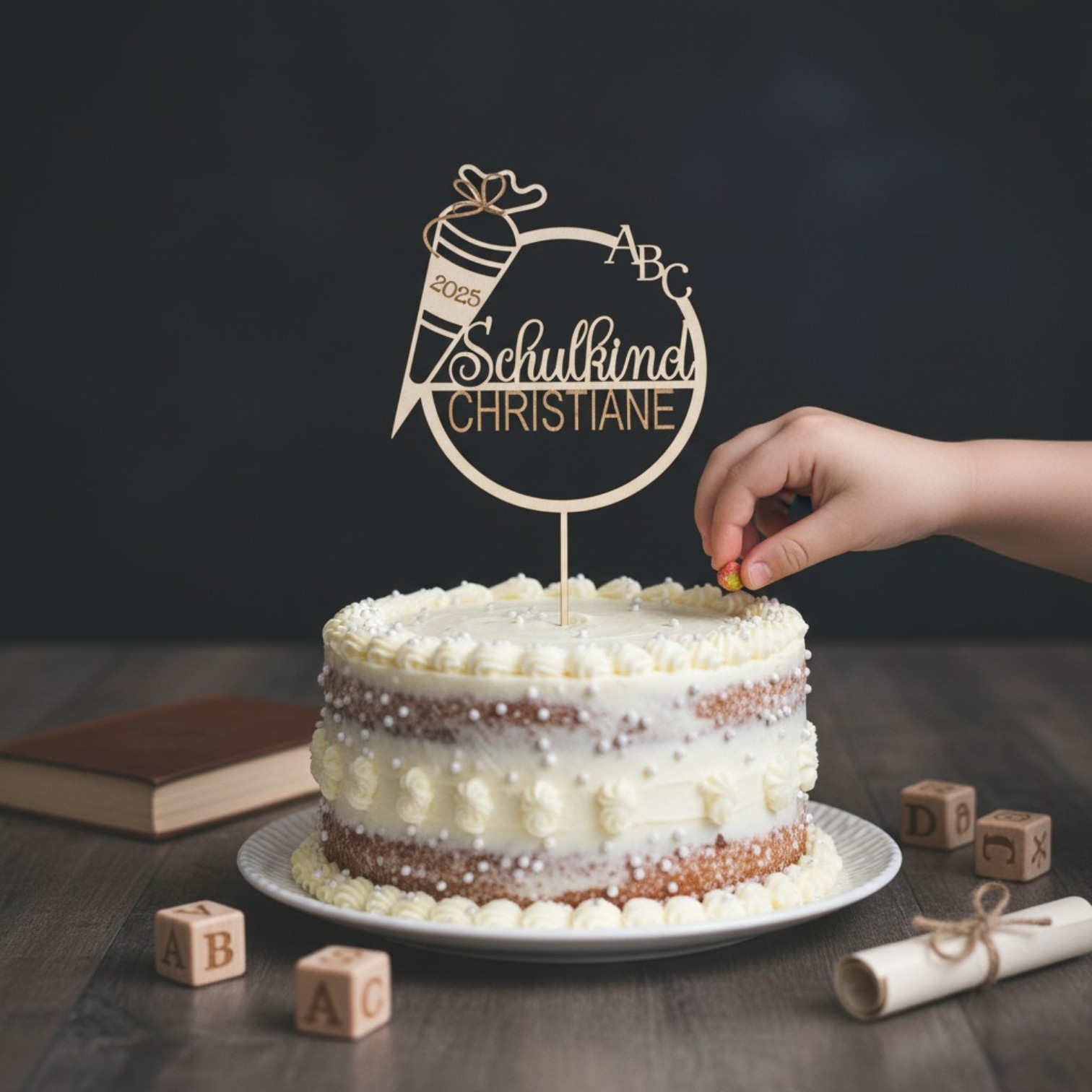 Caketopper Einschulung – Schulkind 2026 mit Name – Holz Topper personalisiert